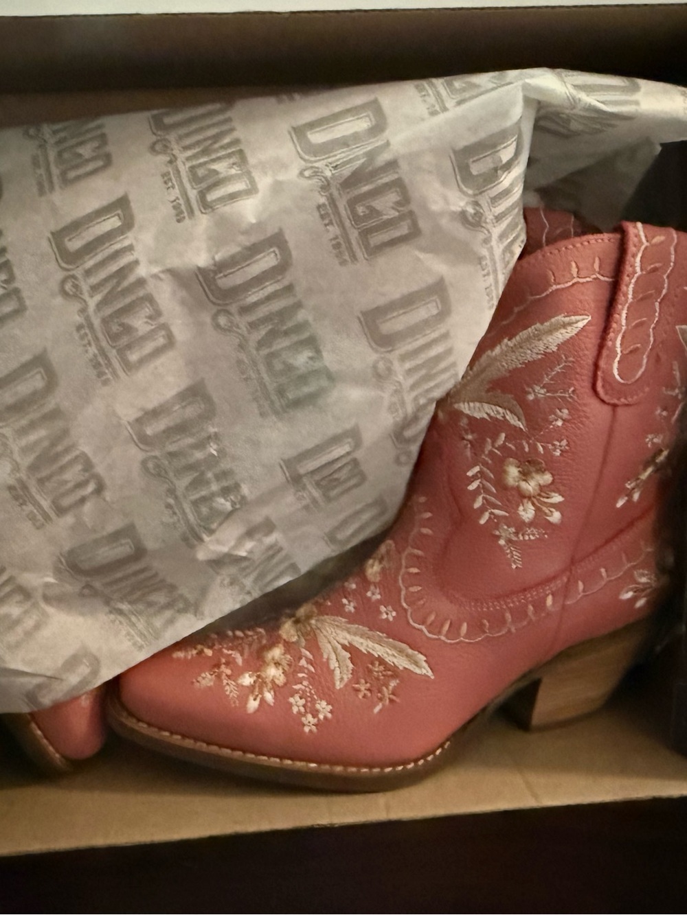 Dingo Women's Pink Embroidered Western Ankle Boots - Picture 7 of 10